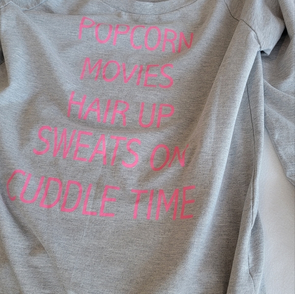 sweater - Picture 6 of 6